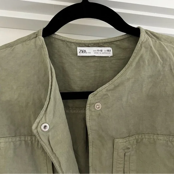 Girls Zara green utility pocketed snap top army green jumpsuit romper! - Picture 4 of 4